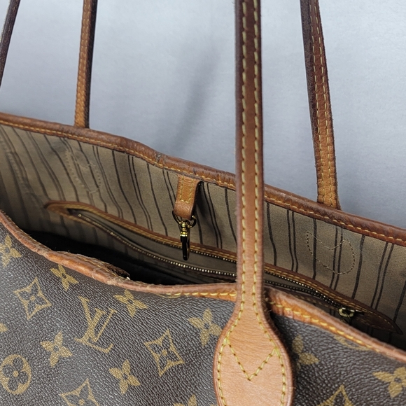 Louis Vuitton Neverfull GM Monogram Large Tote - Picture 2 of 10